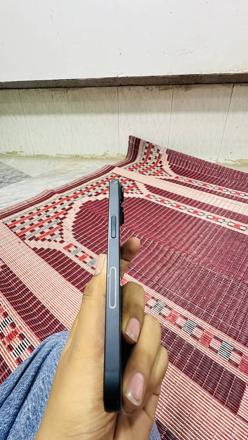 Apple iPhone 14 3