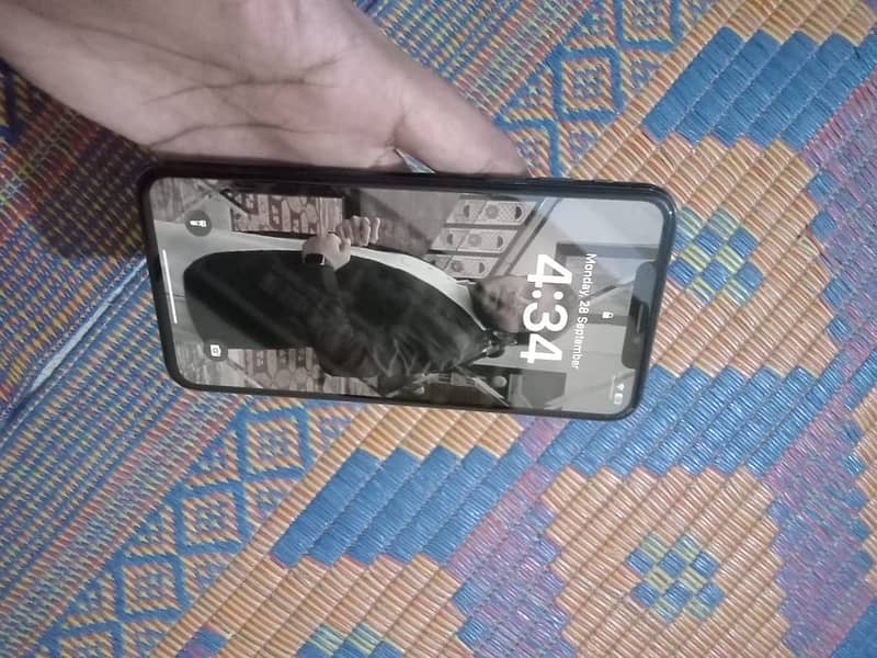 Apple iPhone XS Max 6