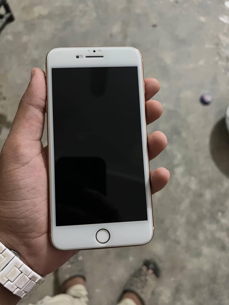 Apple iPhone 8 Plus 0