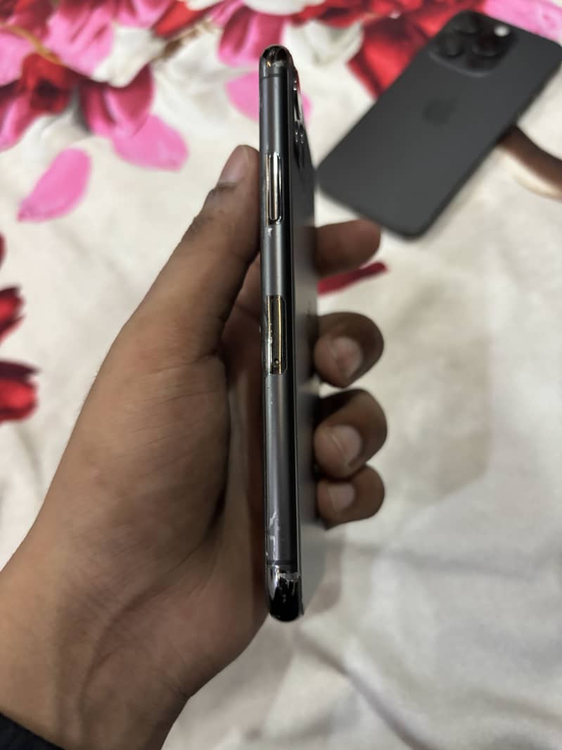Apple iPhone 11 Pro 0