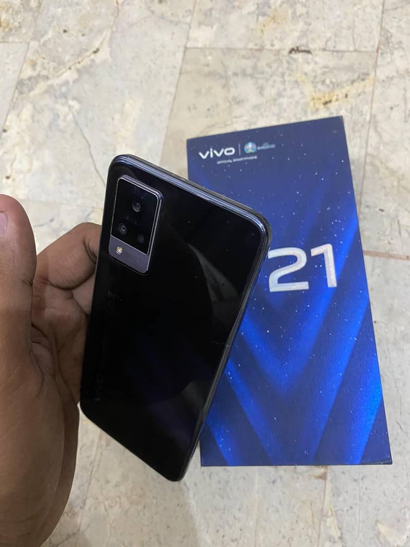 Vivo V21 4