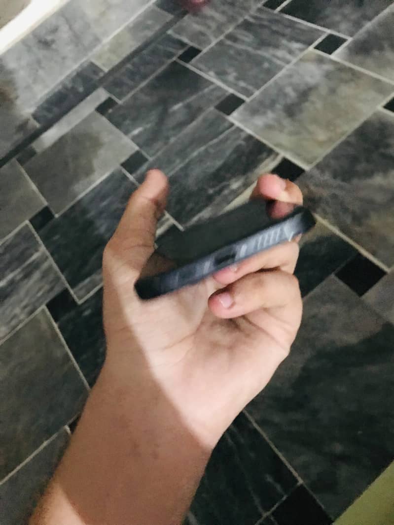 Apple iPhone 15 5