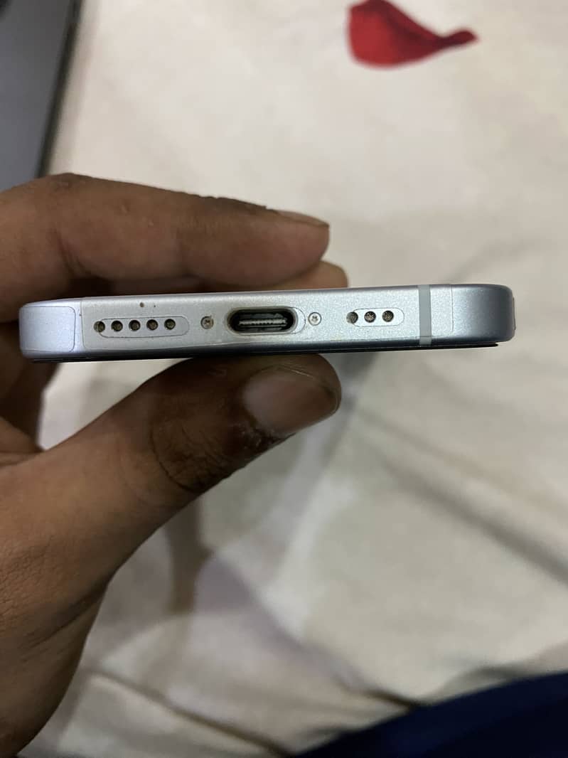 Apple iPhone 15 2