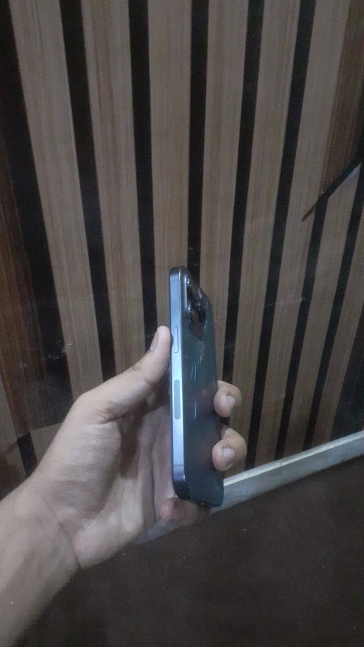 iPhone 15 Pro jv 2