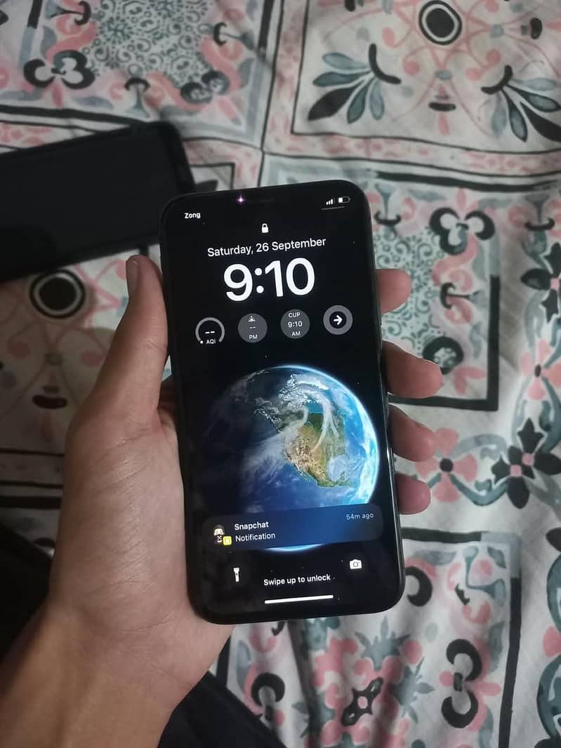 Apple iPhone X 3