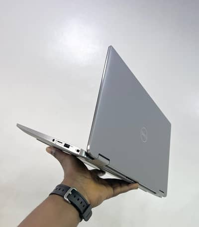Dell latitude 2in1 i7 8gen ////(Motherboard Dead////