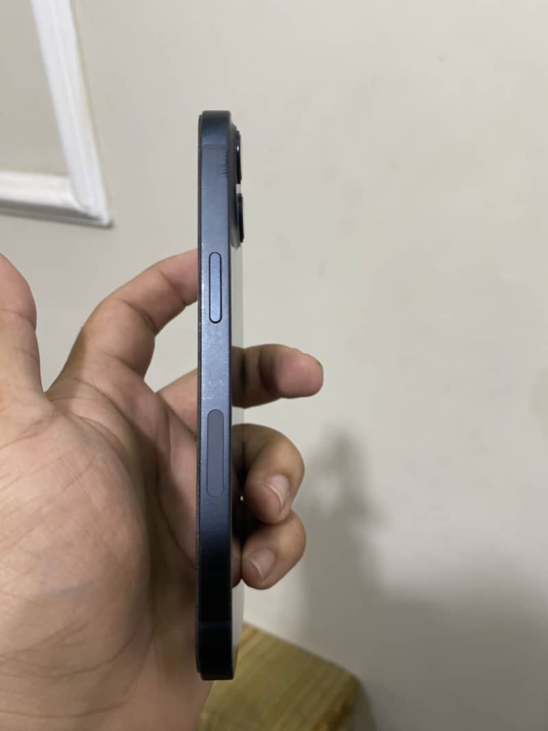 Apple iPhone 13 1