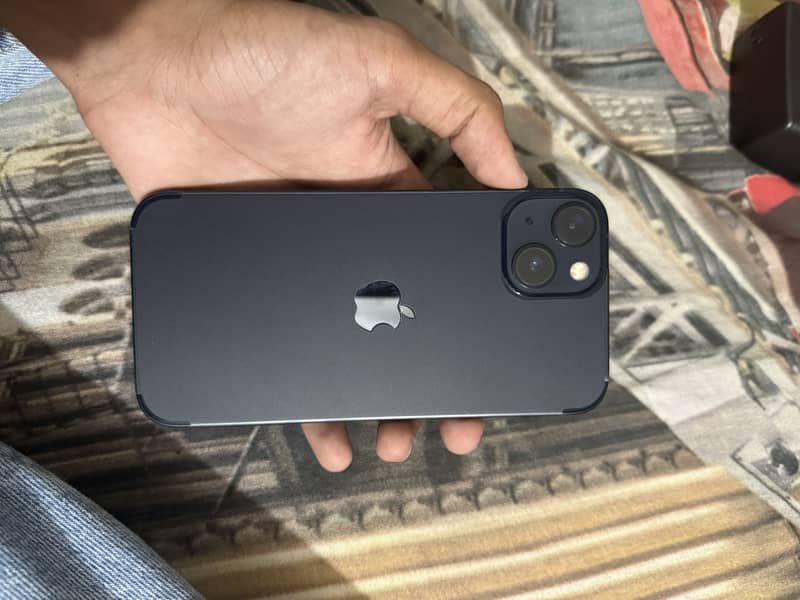Apple iPhone 13 2