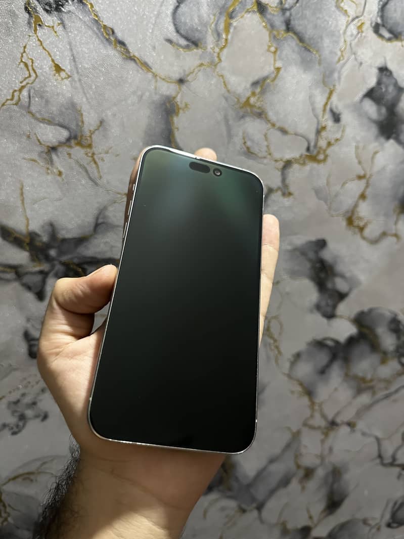 Apple iPhone 15 Pro Max 1