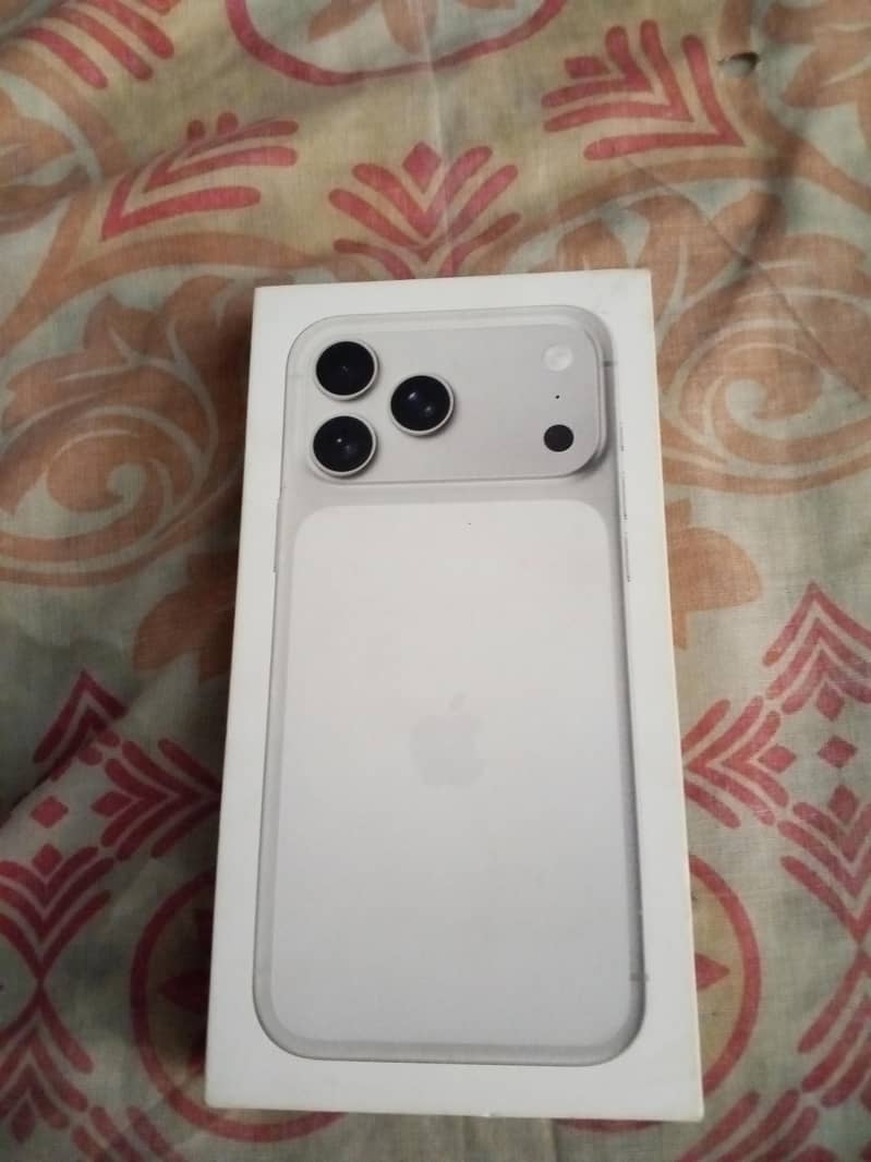 Apple iPhone 17 Pro Max 3