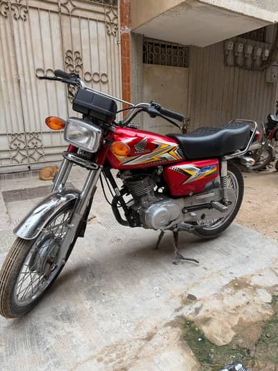 one hand used bike ha no work required