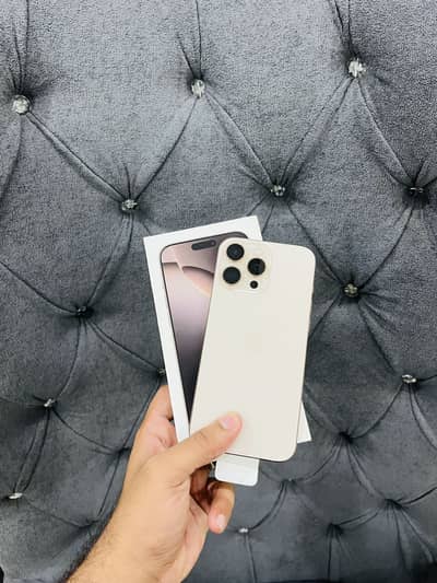 iPhone 16 Pro Max