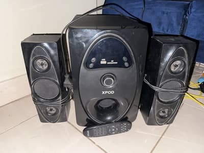 Xpod speaker with woofer