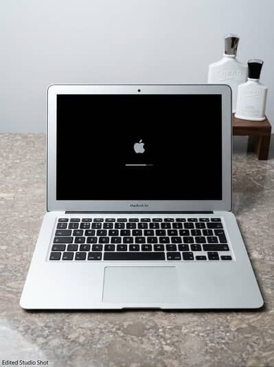 Apple MacBook air 13"  mid 2013 core i5, 4GB /128GB , SSD | Super cle