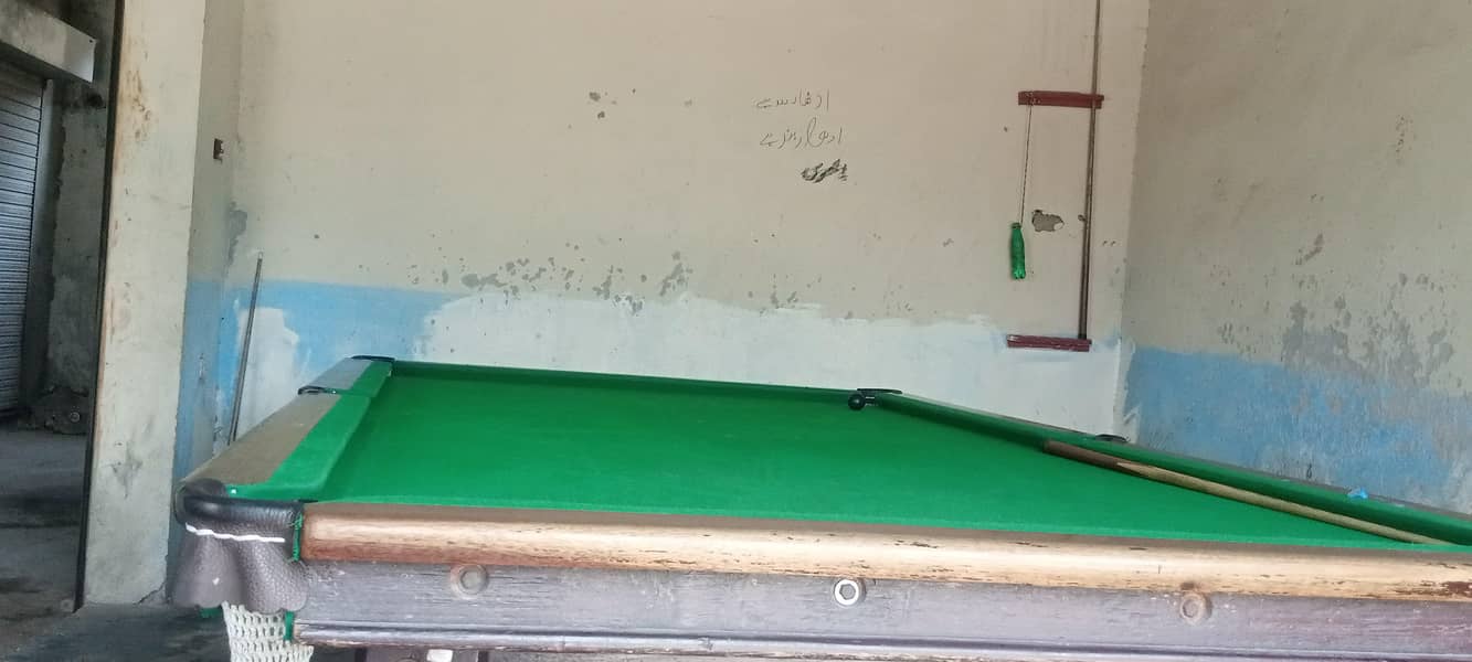 snoker table 0