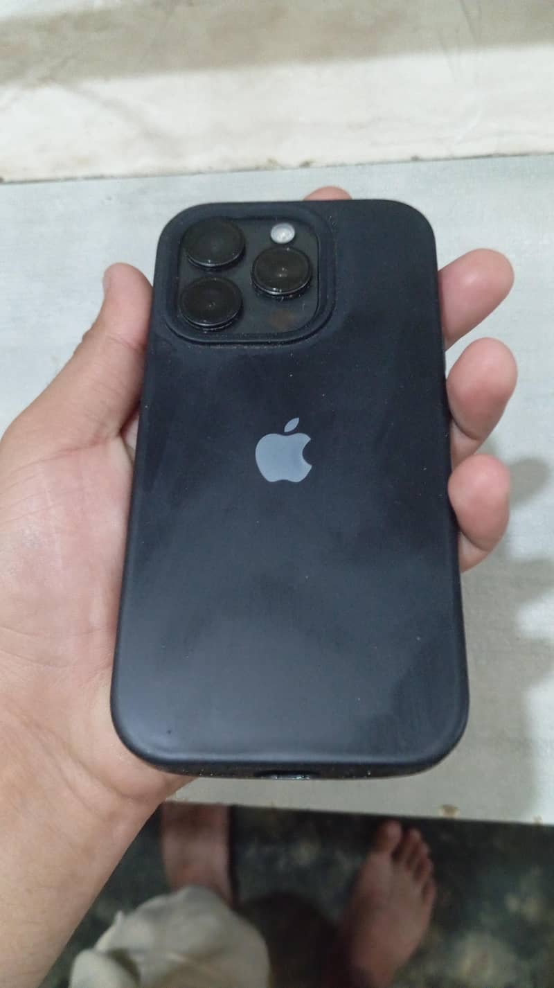 Apple iPhone 15 Pro 1
