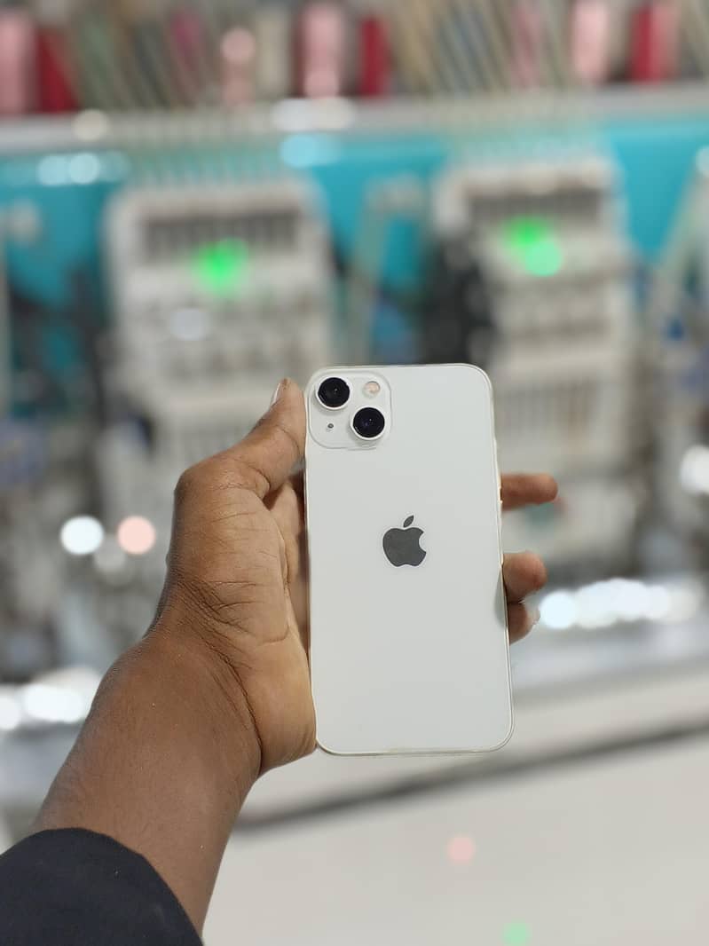 Apple iPhone 13 1