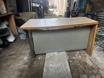 Office table