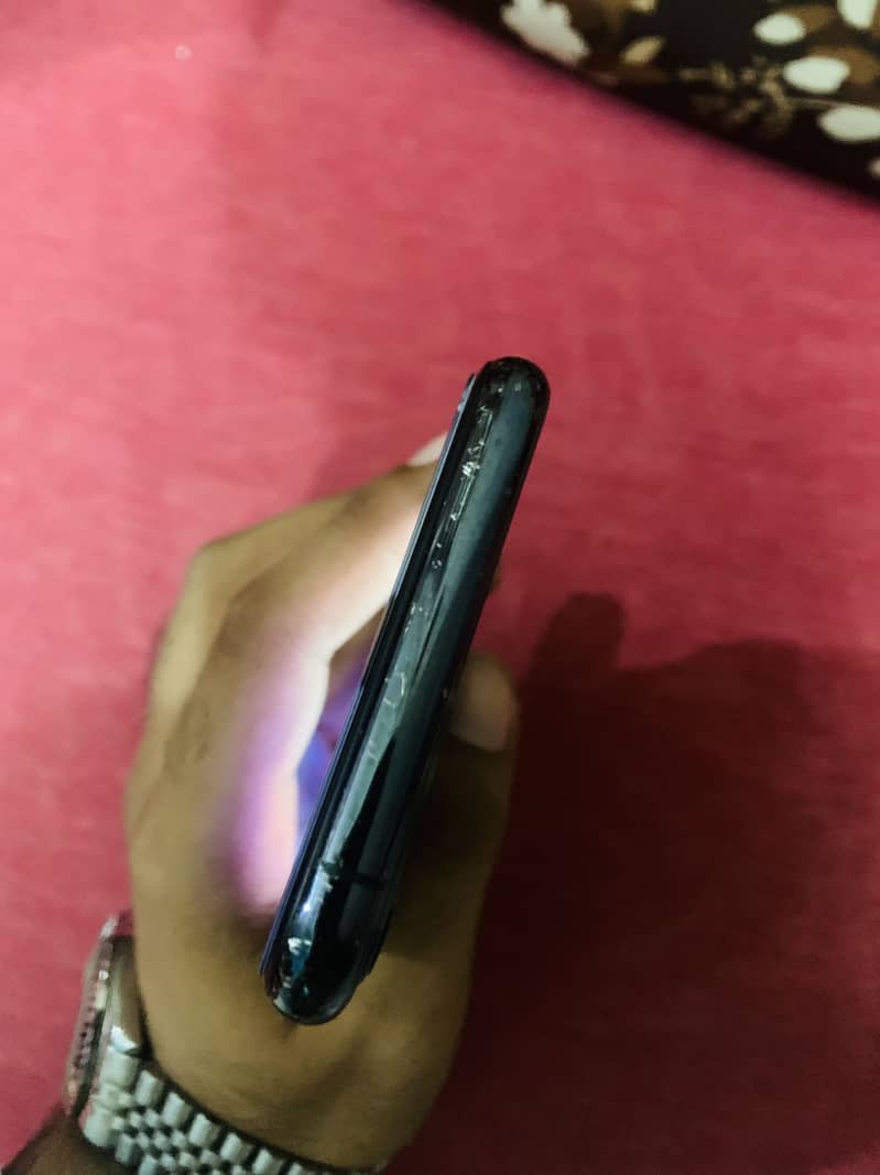 Apple iPhone 11 Pro 3