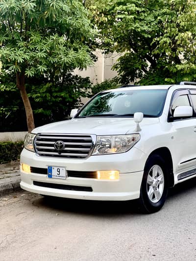 Toyota Land Cruiser v8 AX-G FULL HOUSE First owner All Genuine