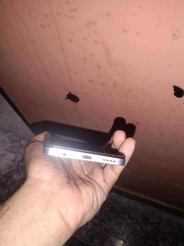 Realme C65 4