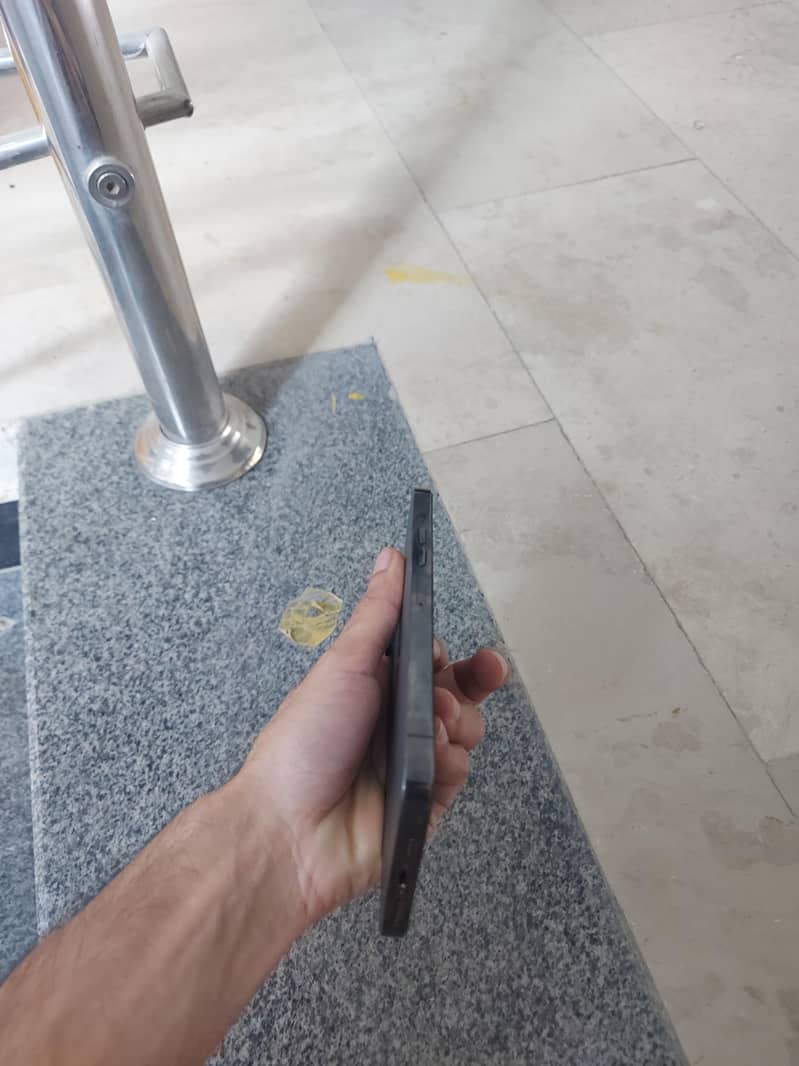 Apple iPhone 13 Pro Max 3