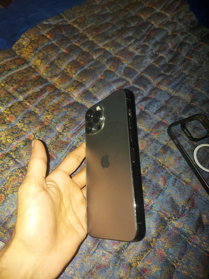 Apple iPhone 13 Pro Max 8