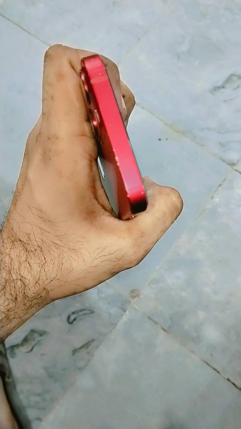 Apple iPhone 13 4