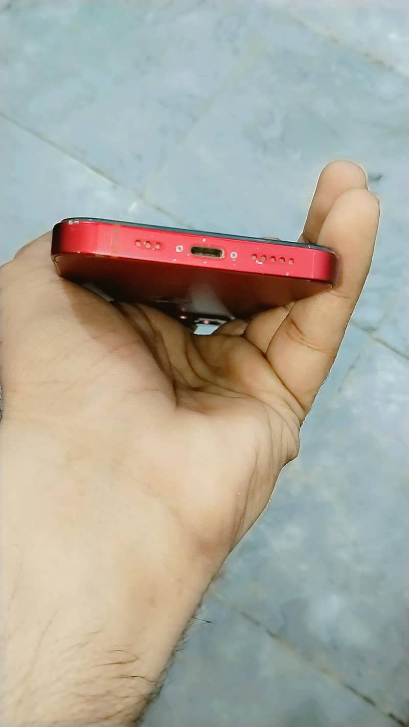 Apple iPhone 13 5