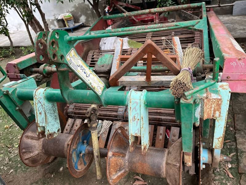 planter and digger machine 1