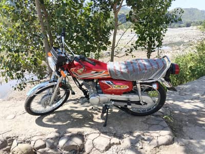 bike urgent for sale 2027  lush condition 300km drive