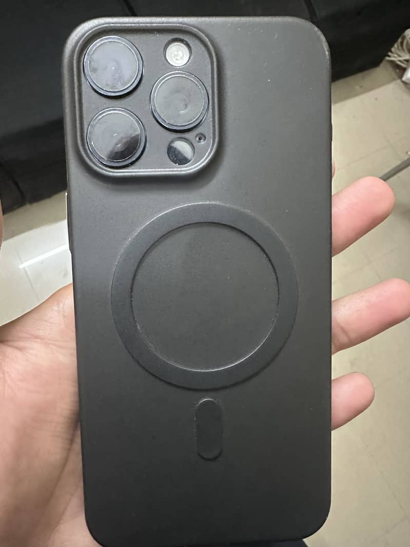 Apple iPhone 15 Pro Max 2