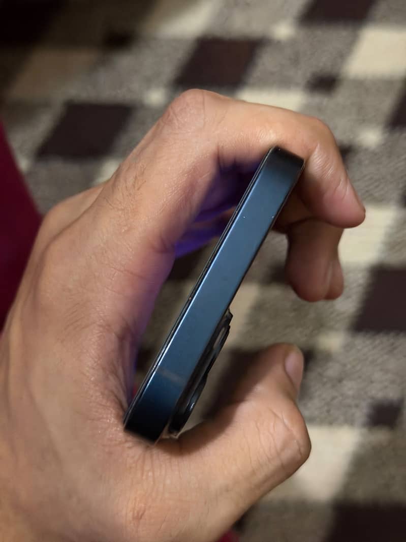 Apple iPhone 14 5