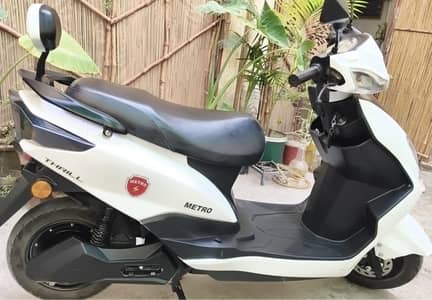 urgant sale used Scooty . Moter 1200 w