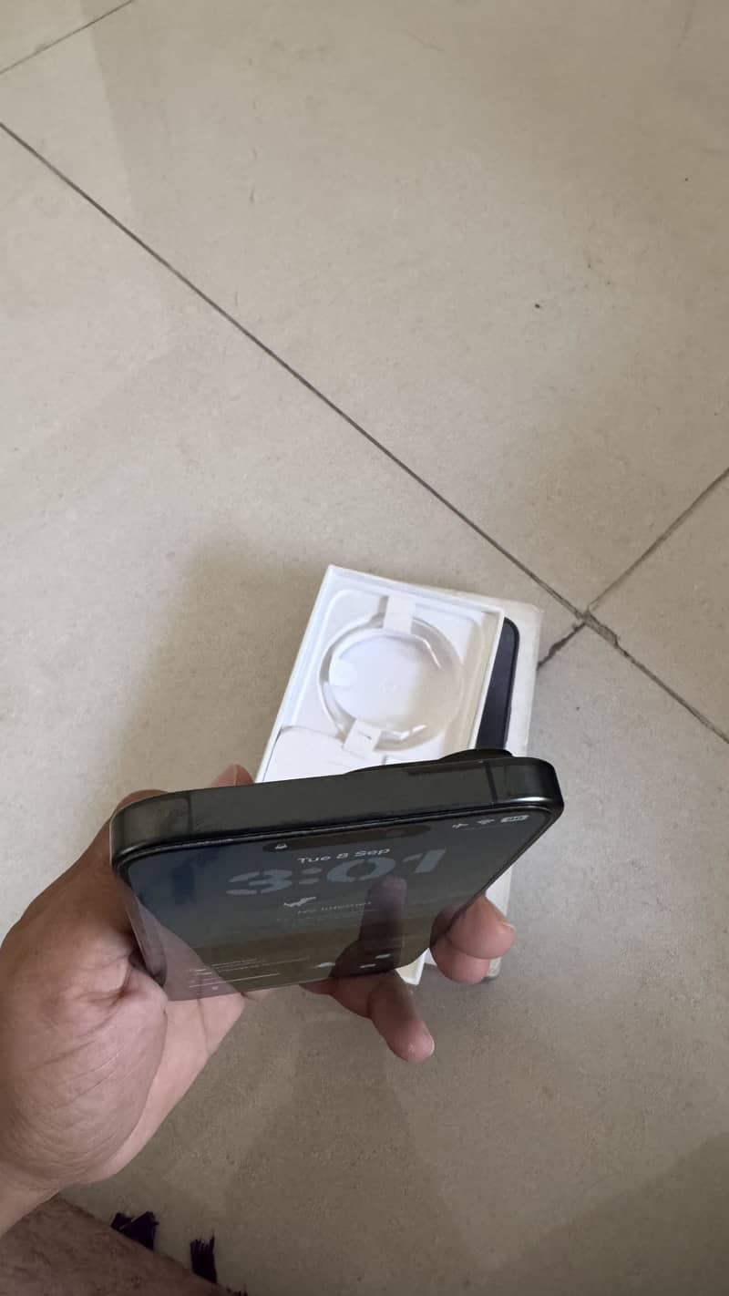 Apple iPhone 15 Pro Max 0