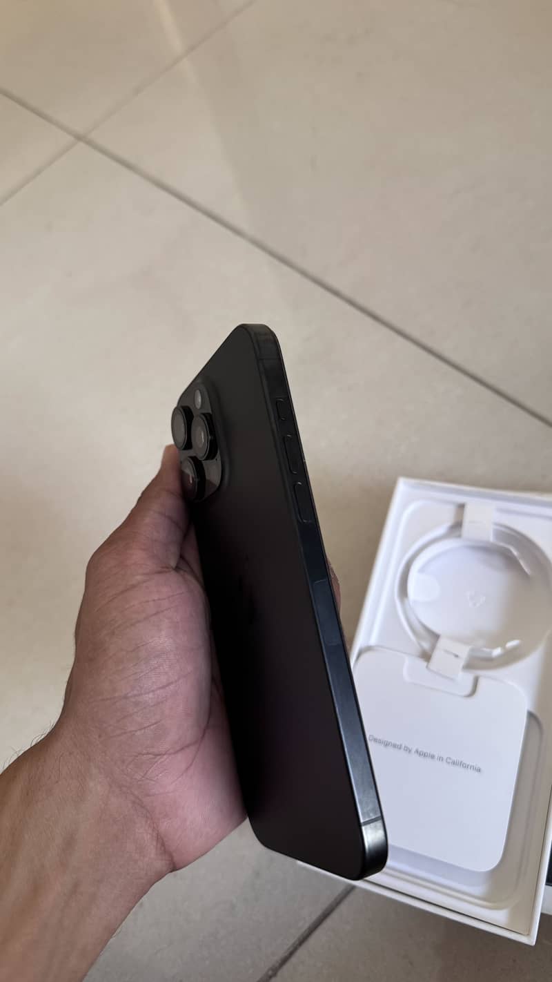 Apple iPhone 15 Pro Max 3