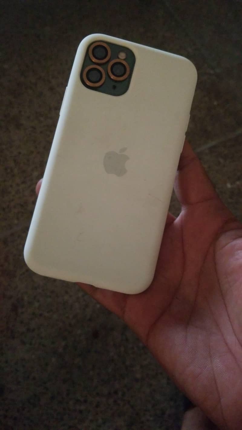 Apple iPhone 11 Pro 3