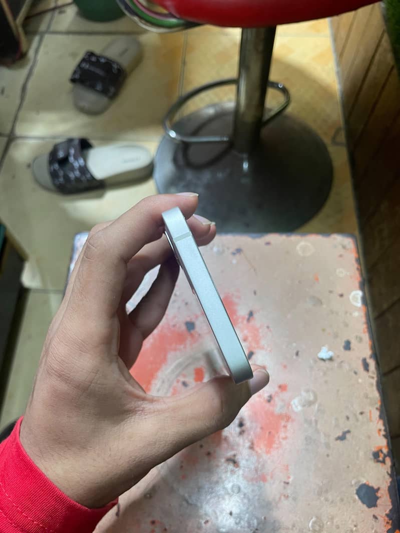 Apple iPhone 12 3