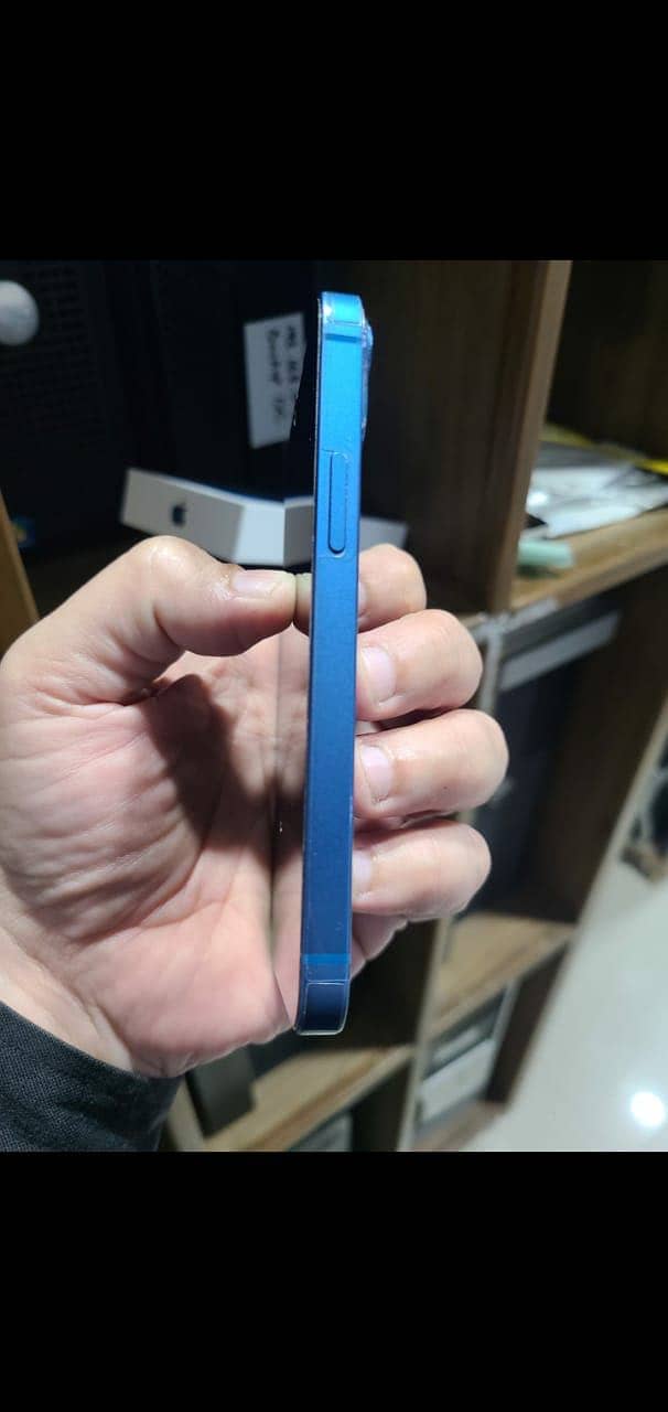 Apple iPhone 13 1