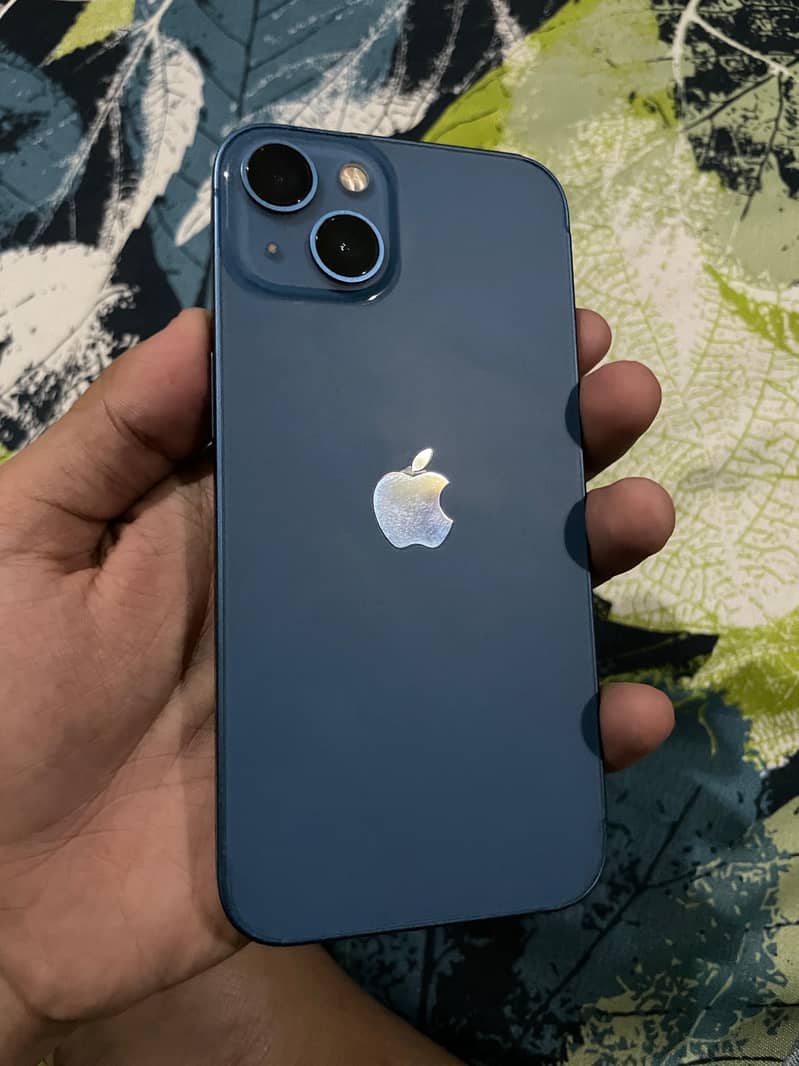 Apple iPhone 13 5
