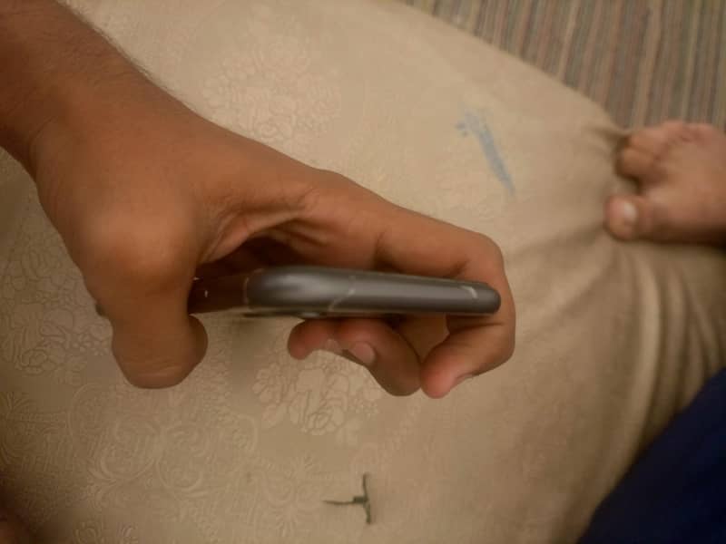 Apple iPhone 11 3