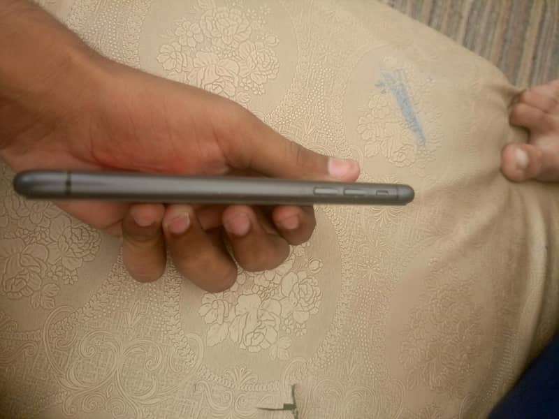Apple iPhone 11 5
