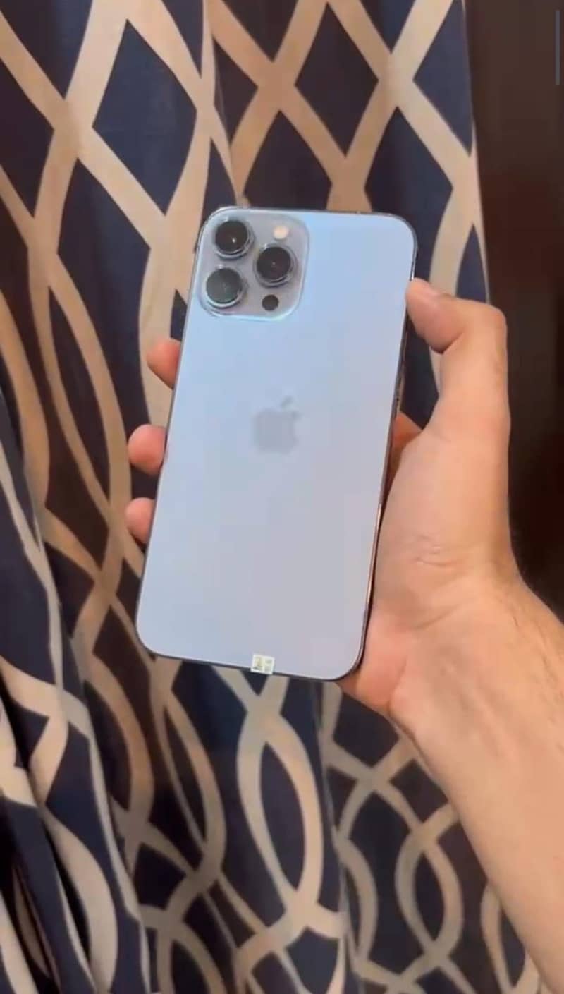 Apple iPhone 13 Pro Max 1