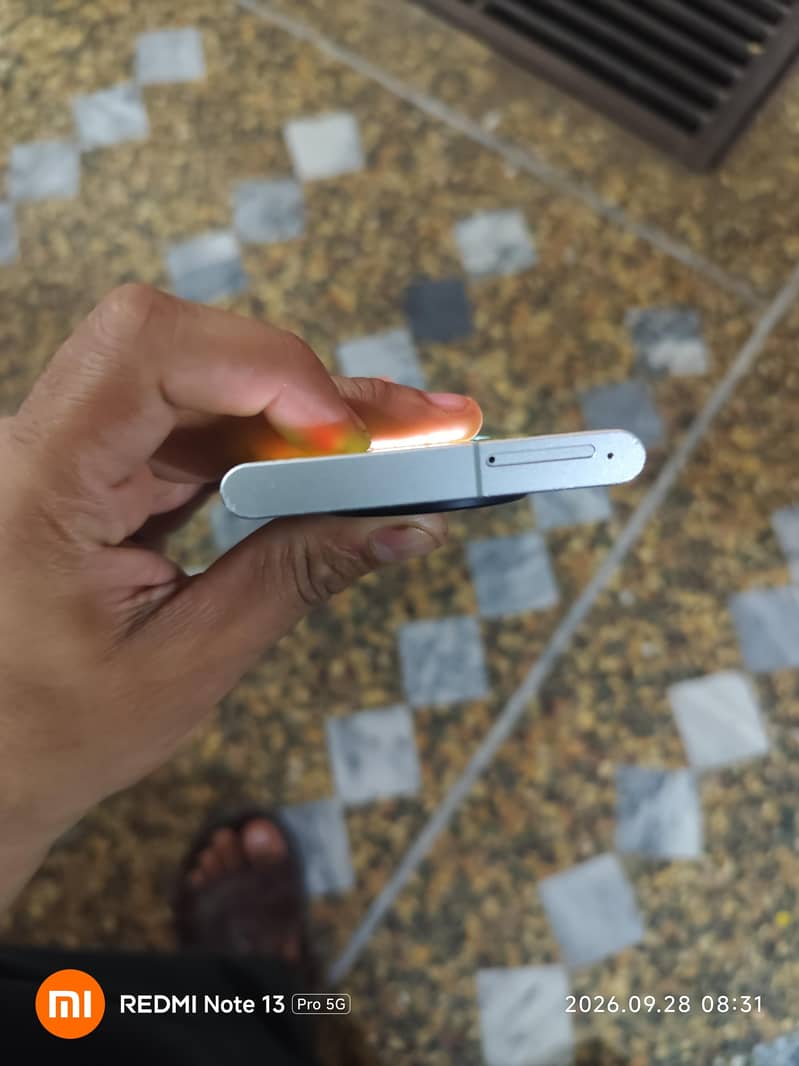 Sharp Aquos Sense 4