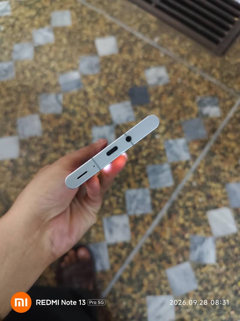 Sharp Aquos Sense 5