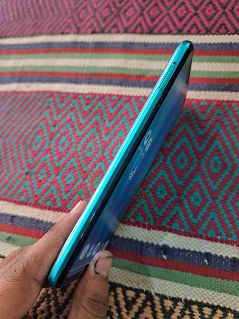 Sharp Aquos R3 3