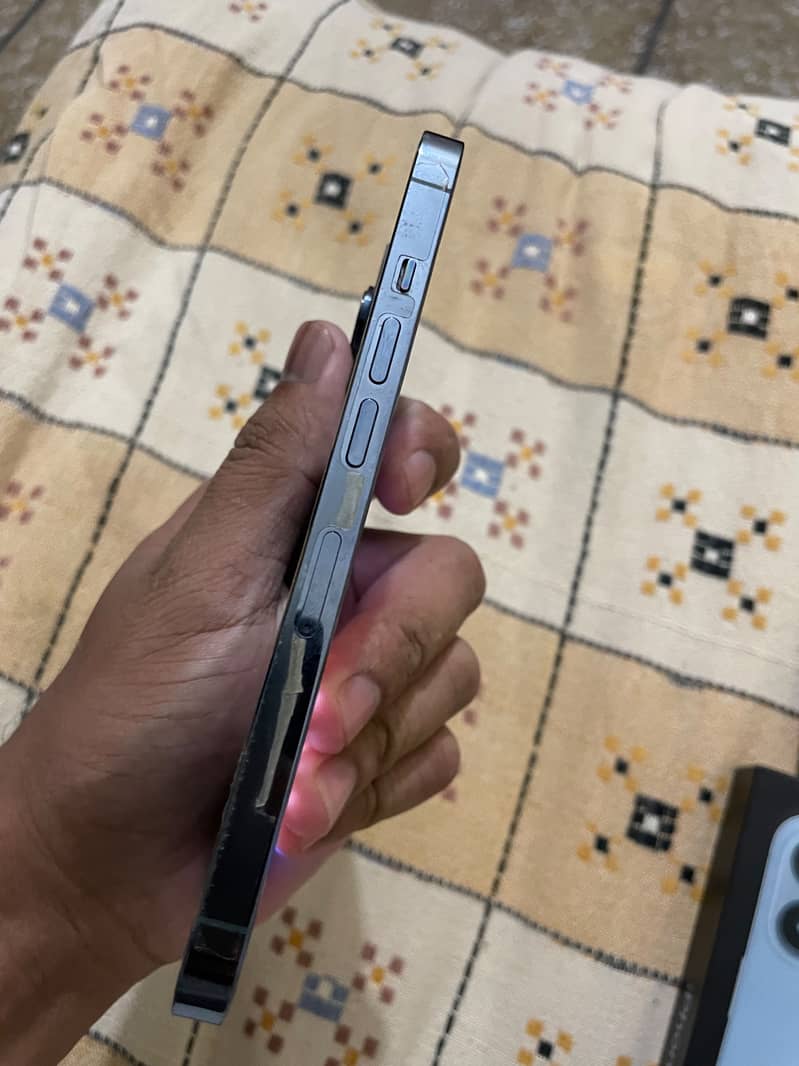 Apple iPhone 13 Pro 3