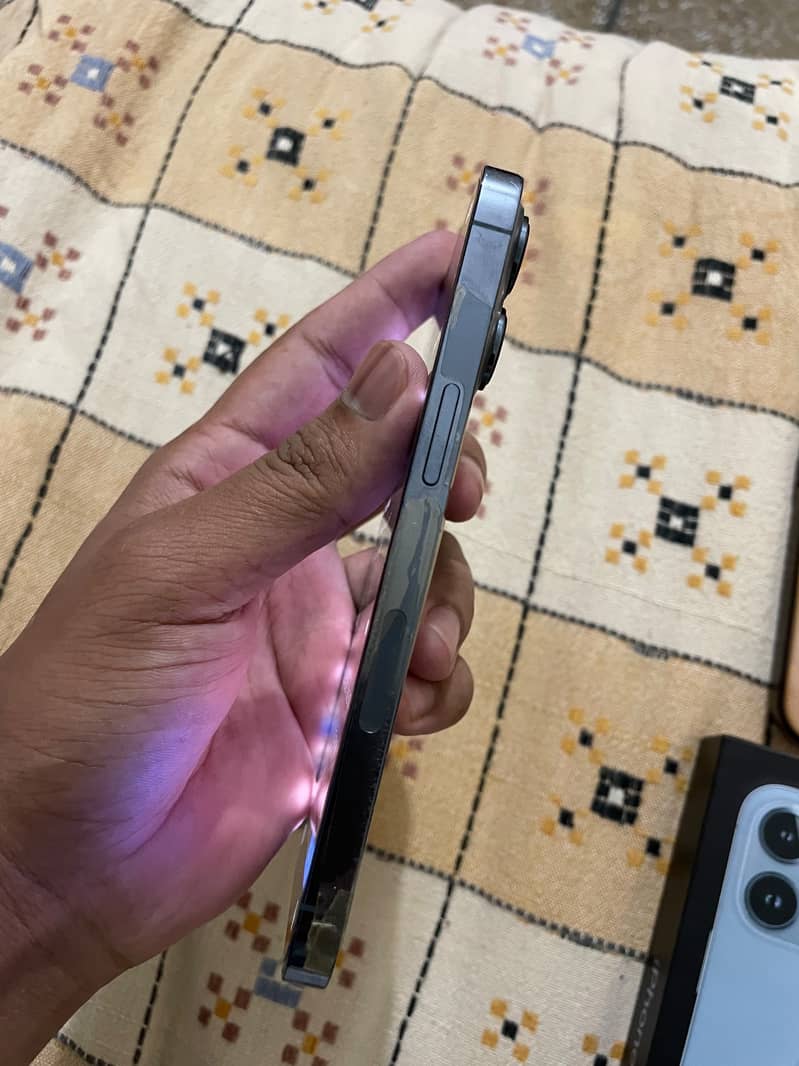 Apple iPhone 13 Pro 4