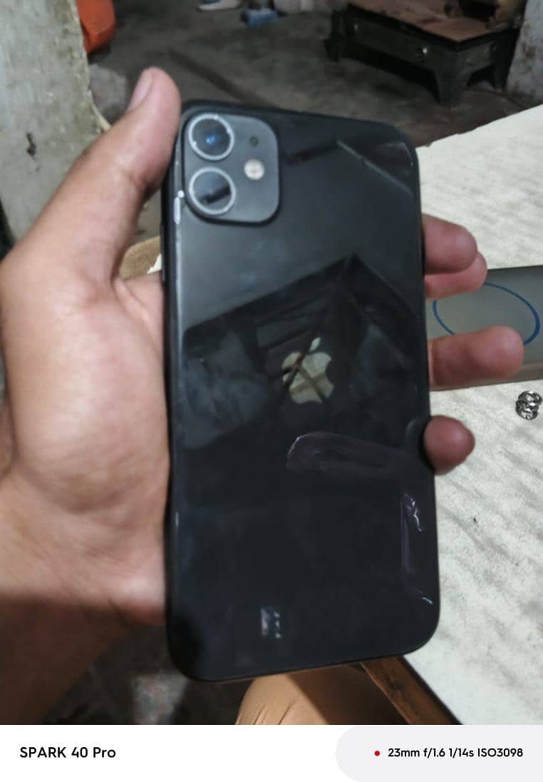 Apple iPhone 11 3