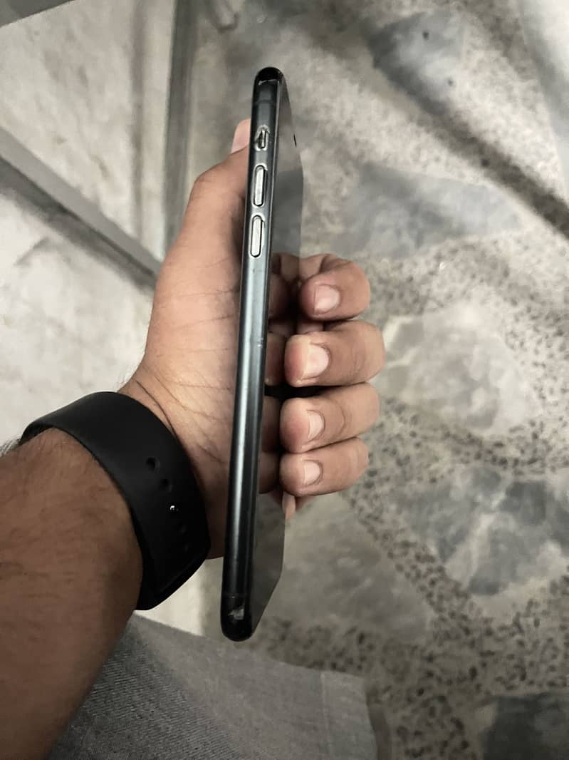 Apple iPhone 11 Pro Max 0